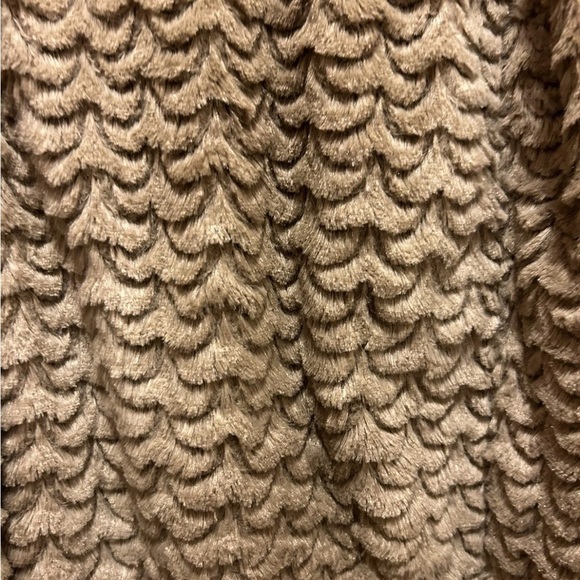 Nicole Miller Textured Tan Blanket EUC!! - Picture 2 of 16